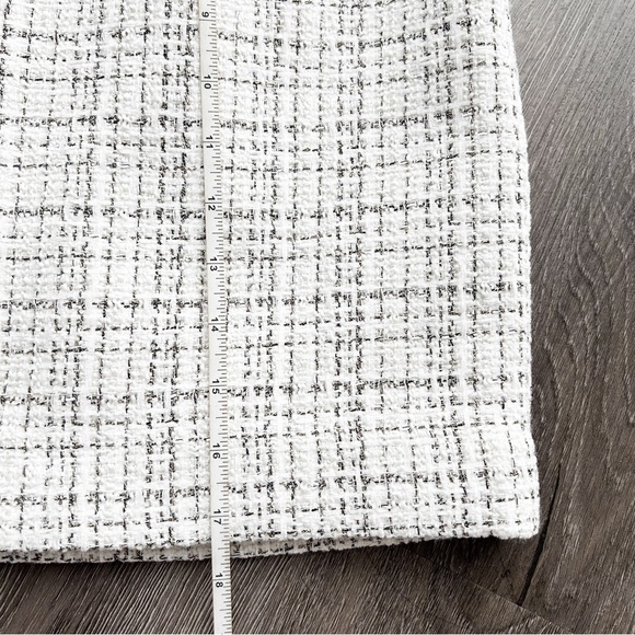 Guess white tweed/boucle mini skirt - Picture 9 of 13